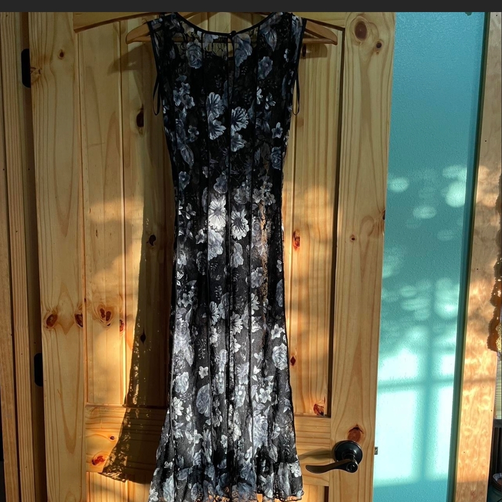 Floral Lace Sleeveless Dress